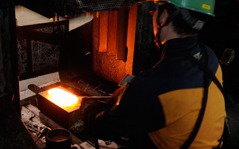 熱間鍛造の様子２